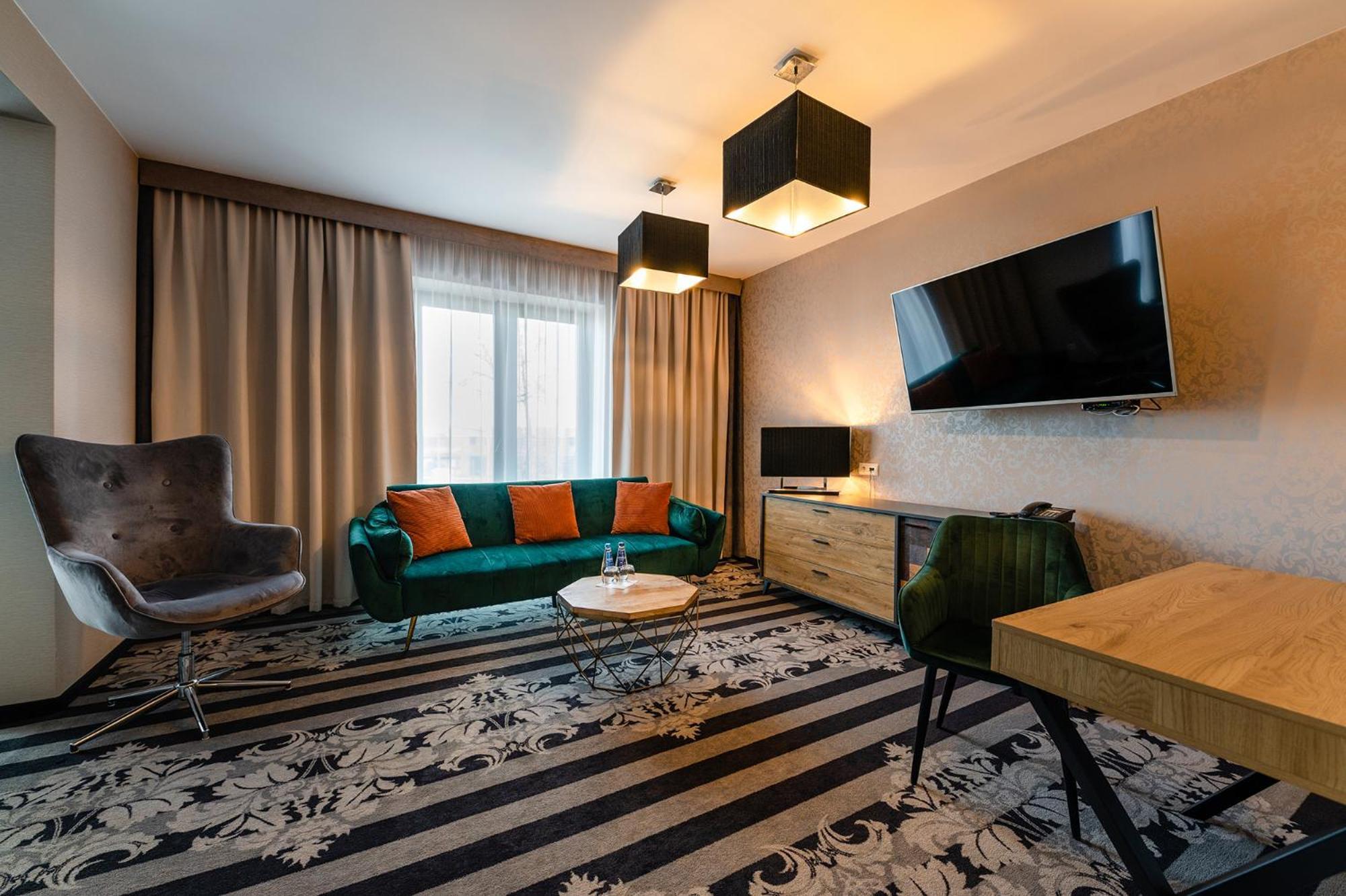 Hotel Alhar ลูบลินเนียซ ภายนอก รูปภาพ