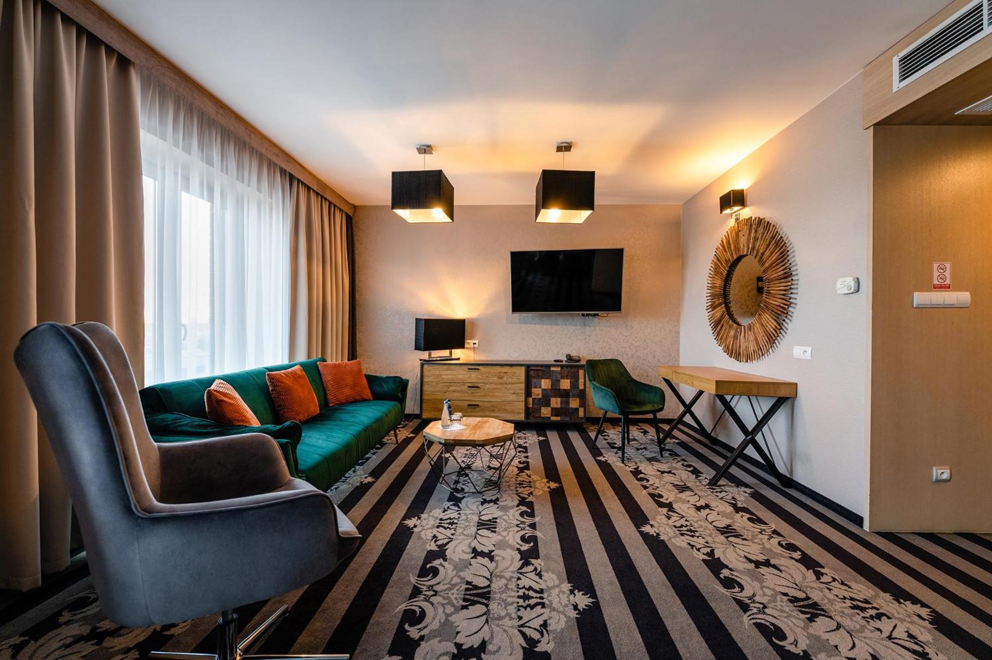 Hotel Alhar ลูบลินเนียซ ภายนอก รูปภาพ
