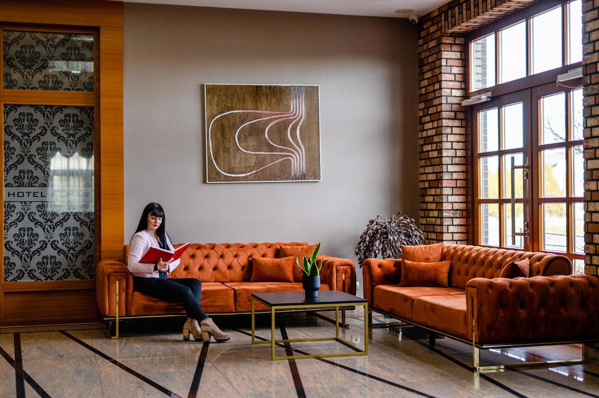 Hotel Alhar ลูบลินเนียซ ภายนอก รูปภาพ