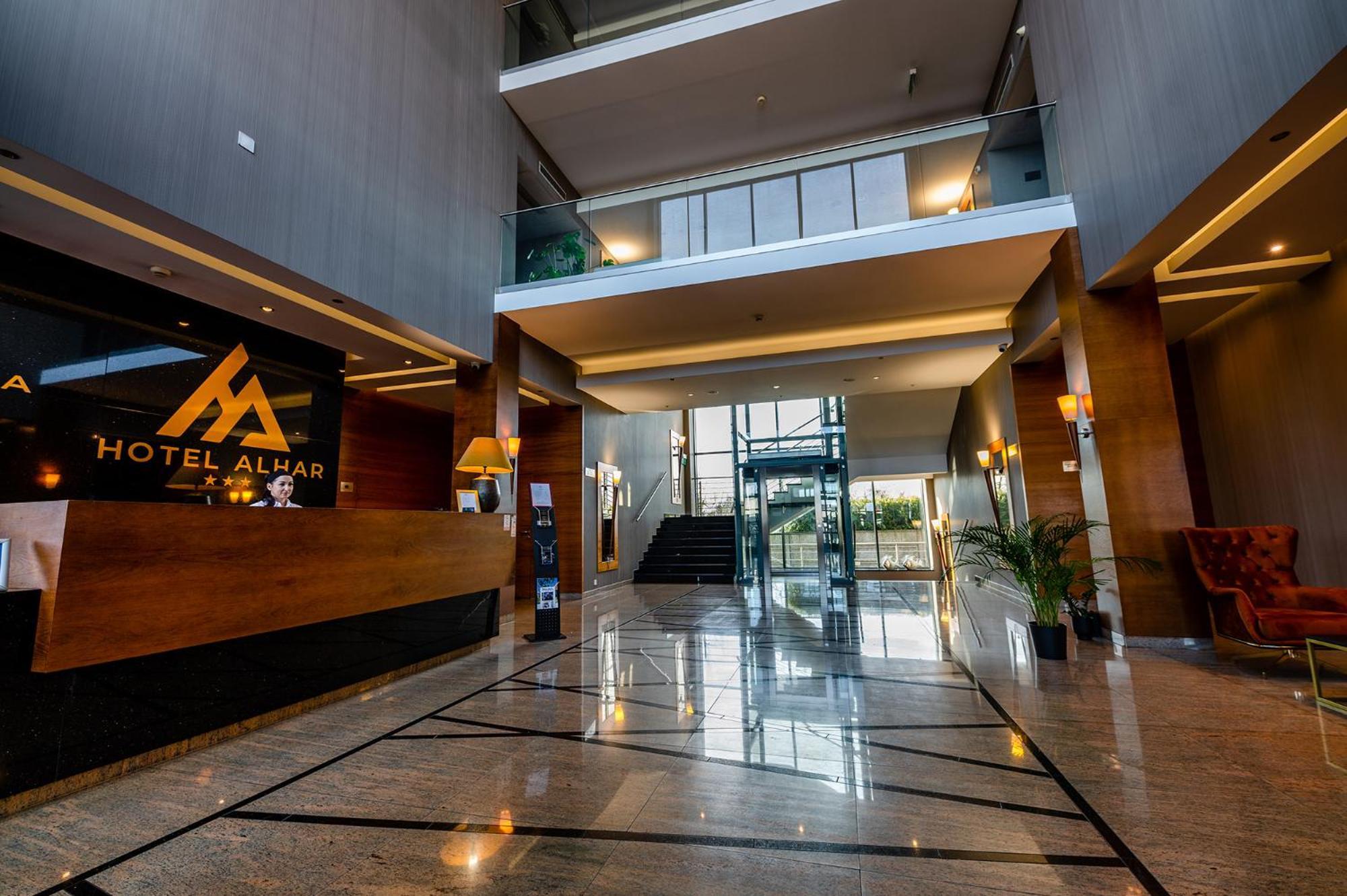Hotel Alhar ลูบลินเนียซ ภายนอก รูปภาพ